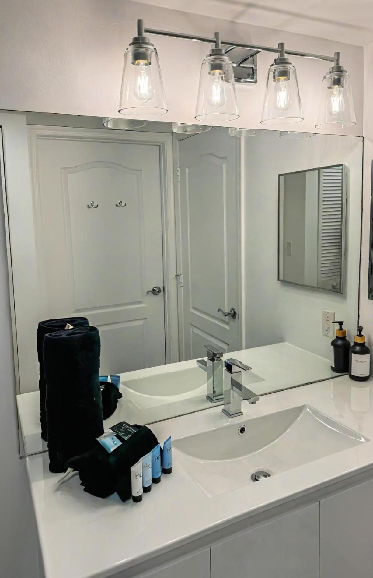 Elegant Centric Vibrant Pool Jacuzzi Free Parking Apartment ไมอามี ภายนอก รูปภาพ