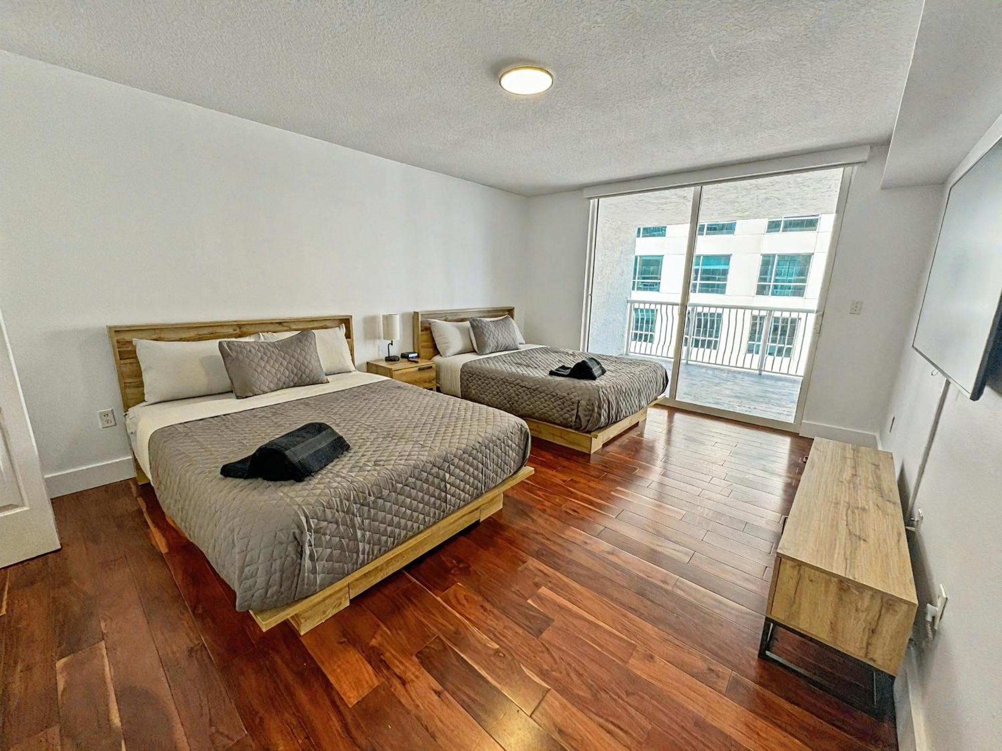 Elegant Centric Vibrant Pool Jacuzzi Free Parking Apartment ไมอามี ภายนอก รูปภาพ